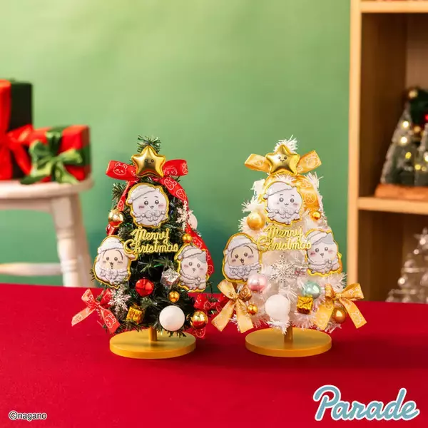 「頂点には“星”も！「ちいかわ」クリスマスツリーがプライズ展開、ハチワレたちも可愛らしい衣装でオーナメントに」の画像