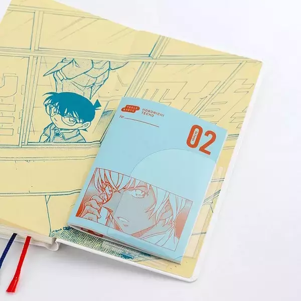 「ほぼ日より「名探偵コナン」コラボ文具が2月1日発売！一冊丸ごと原作イラストを使用した手帳、腕時計型麻酔銃の下敷きなど豊富なデザイン」の画像