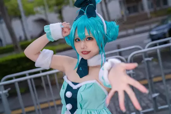 「【コスプレ】「ニコ超」といえば初音ミク！お団子ヘアのミクバニーがめっちゃキュート！人気レイヤー・舞陽女【写真7枚】」の画像