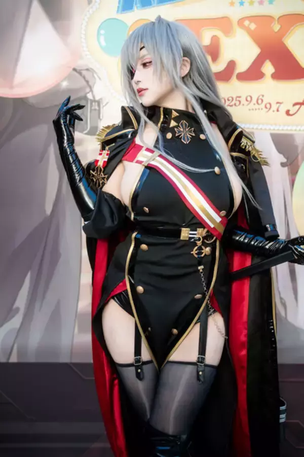 「【コスプレ】カッコ良すぎる立ち姿と妖艶な横アングルを見よ！『アズレン』フリッツ・ルメイの美ボディが破壊力抜群【写真8枚】」の画像