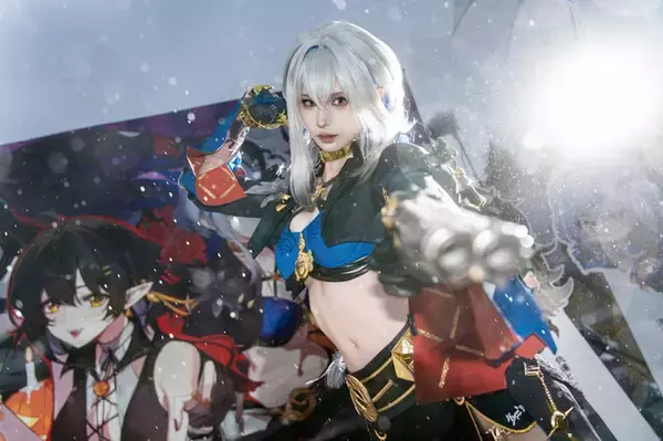 【コスプレ】腰が細すぎる！透き通るような白い柔肌と美脚を武器に『鳴潮』ガルブレーナが推して参る【写真9枚】