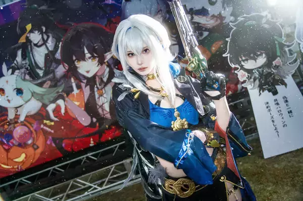 「【コスプレ】腰が細すぎる！透き通るような白い柔肌と美脚を武器に『鳴潮』ガルブレーナが推して参る【写真9枚】」の画像