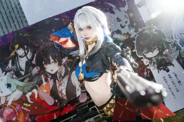 「【コスプレ】腰が細すぎる！透き通るような白い柔肌と美脚を武器に『鳴潮』ガルブレーナが推して参る【写真9枚】」の画像