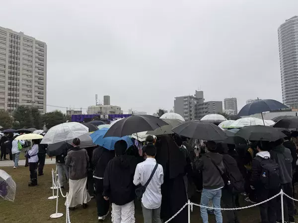 「【コスプレ】腰が細すぎる！透き通るような白い柔肌と美脚を武器に『鳴潮』ガルブレーナが推して参る【写真9枚】」の画像