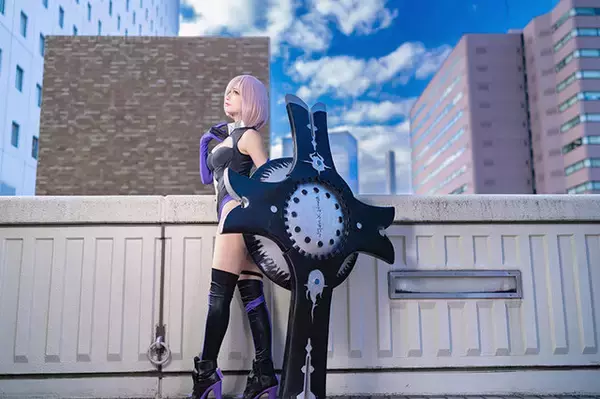 「【コスプレ】青空の下に立つ『FGO』マシュがスタイリッシュ！中国レイヤー・箱ネコ【写真7枚】」の画像