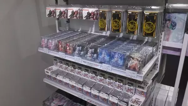 『勝利の女神：NIKKE』展覧会の物販ブースは、取材中でも物欲が疼く……【フォトレポ】