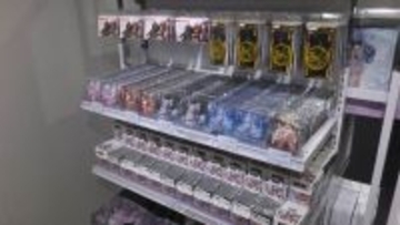 『勝利の女神：NIKKE』展覧会の物販ブースは、取材中でも物欲が疼く……【フォトレポ】