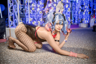 【コスプレ】バニーガールから水着まで夏衣装のオンパレード！「ラグコス2024」美女レイヤーまとめ【写真38枚】