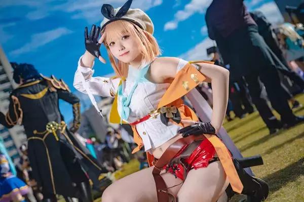 【コスプレ】太ももも完全再現！『ライザのアトリエ』ライザの健康美溢れるコスに癒されれる―注目レイヤー・七海なのか【写真12枚】