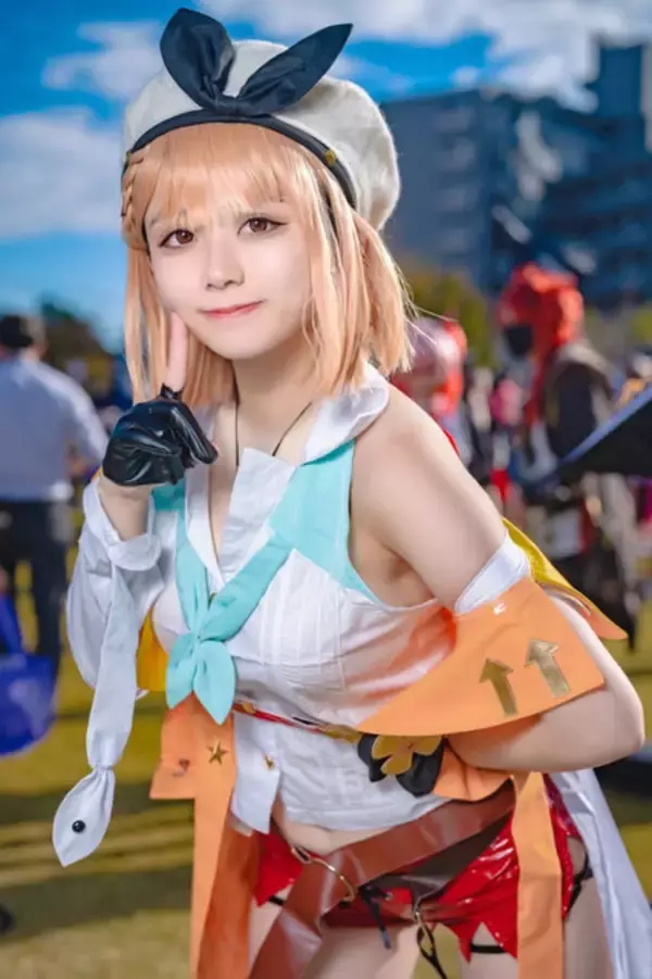 「【コスプレ】太ももも完全再現！『ライザのアトリエ』ライザの健康美溢れるコスに癒されれる―注目レイヤー・七海なのか【写真12枚】」の画像