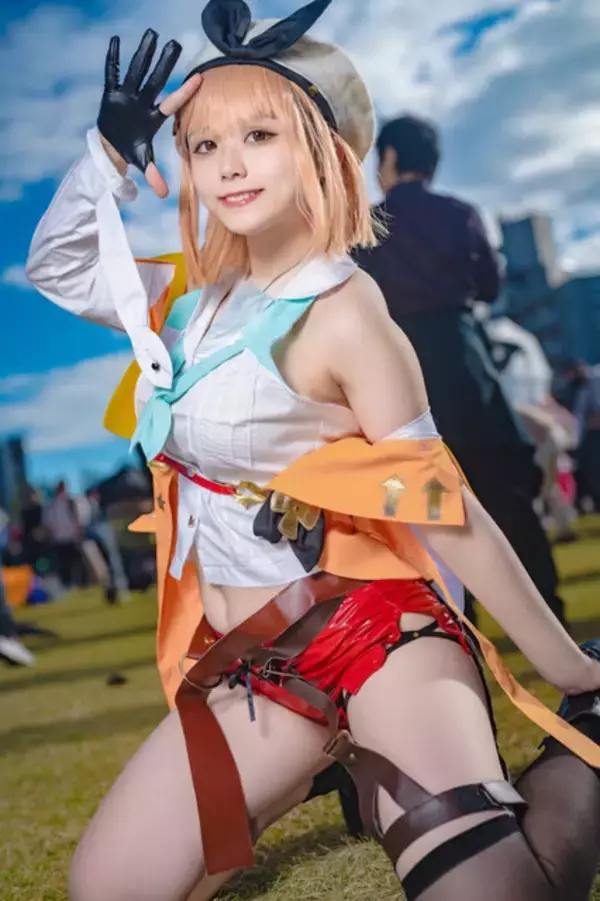 「【コスプレ】太ももも完全再現！『ライザのアトリエ』ライザの健康美溢れるコスに癒されれる―注目レイヤー・七海なのか【写真12枚】」の画像
