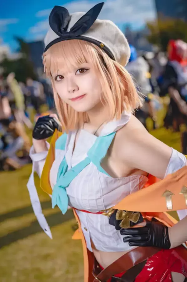 「【コスプレ】太ももも完全再現！『ライザのアトリエ』ライザの健康美溢れるコスに癒されれる―注目レイヤー・七海なのか【写真12枚】」の画像