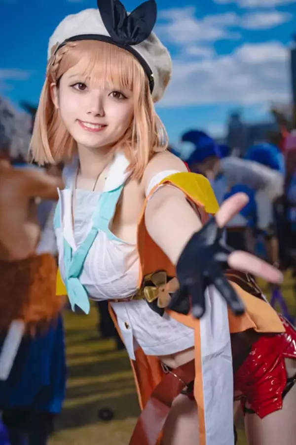 「【コスプレ】太ももも完全再現！『ライザのアトリエ』ライザの健康美溢れるコスに癒されれる―注目レイヤー・七海なのか【写真12枚】」の画像