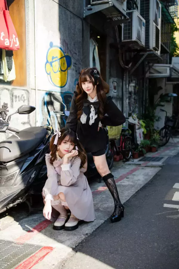 「【特集】地雷系×地雷系コーデは可愛さ無限大！？キュートとクール、あなたはどちらのツインテール台湾美女がお好き？【写真10枚】」の画像