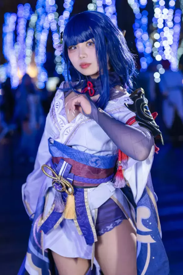「【コスプレ】新体操の経験を生かした美しくしなやかなポージングは必見！『原神』雷電将軍の大胆に魅せる美脚に釘付け【写真11枚】」の画像