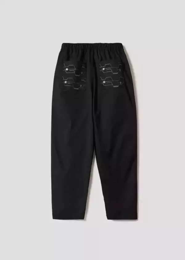 「グラニフより『NieR:Automata』コラボアイテム発売！ワンポイントの2Bや、エミールの顔を大きくデザインしたTシャツなど全13種類」の画像