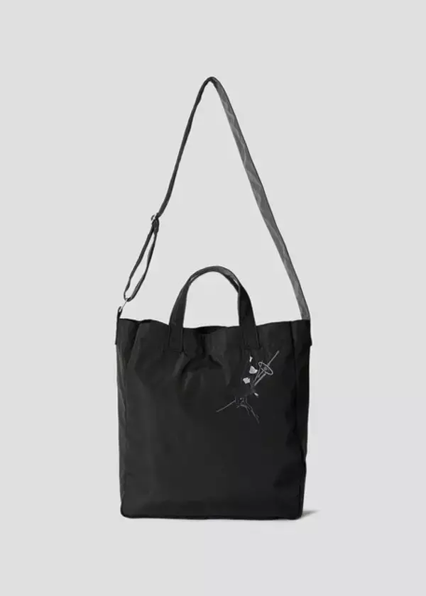 「グラニフより『NieR:Automata』コラボアイテム発売！ワンポイントの2Bや、エミールの顔を大きくデザインしたTシャツなど全13種類」の画像