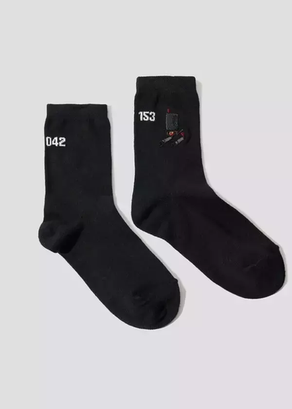 「グラニフより『NieR:Automata』コラボアイテム発売！ワンポイントの2Bや、エミールの顔を大きくデザインしたTシャツなど全13種類」の画像