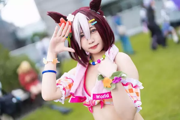 【コスプレ】『ウマ娘』スペシャルウィークの水着が眩しい！注目レイヤー・こま