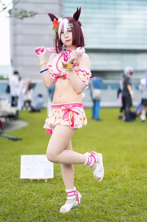 「【コスプレ】『ウマ娘』スペシャルウィークの水着が眩しい！注目レイヤー・こま」の画像