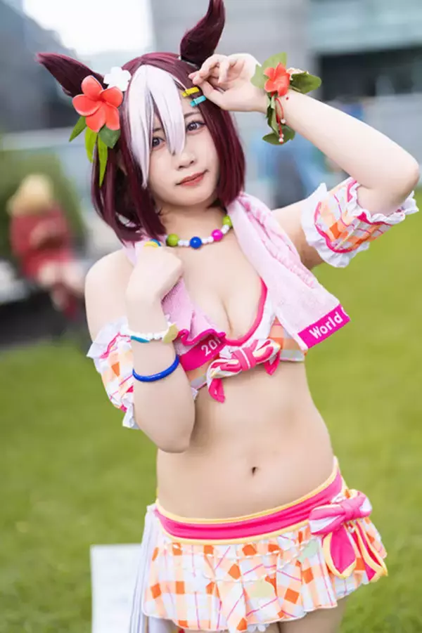「【コスプレ】『ウマ娘』スペシャルウィークの水着が眩しい！注目レイヤー・こま」の画像
