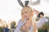「【コスプレ】クリスマス間近！セクシーな『NIKKE』ルピーとのショッピングデートに妄想膨らむ―人気レイヤー・山中おくら【写真9枚】」の画像1