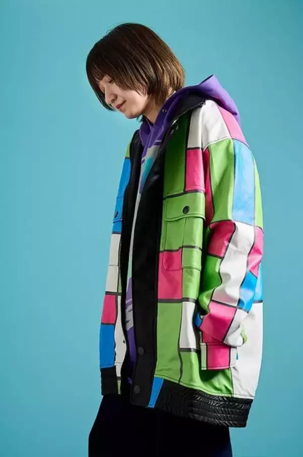 「『ウマ娘』エアシャカールの私服を完全再現！「NULL」パーカーと格子柄のジャケットが予約締切間近」の画像