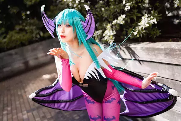 「【コスプレ】『ヴァンパイア』モリガンが妖艶な美しさを放つ！人気レイヤー・花宮いのり【写真10枚】」の画像