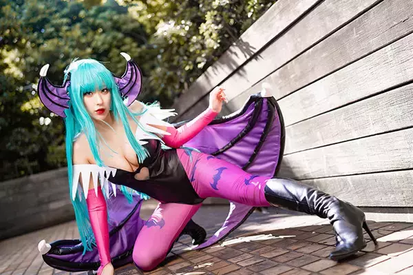 「【コスプレ】『ヴァンパイア』モリガンが妖艶な美しさを放つ！人気レイヤー・花宮いのり【写真10枚】」の画像