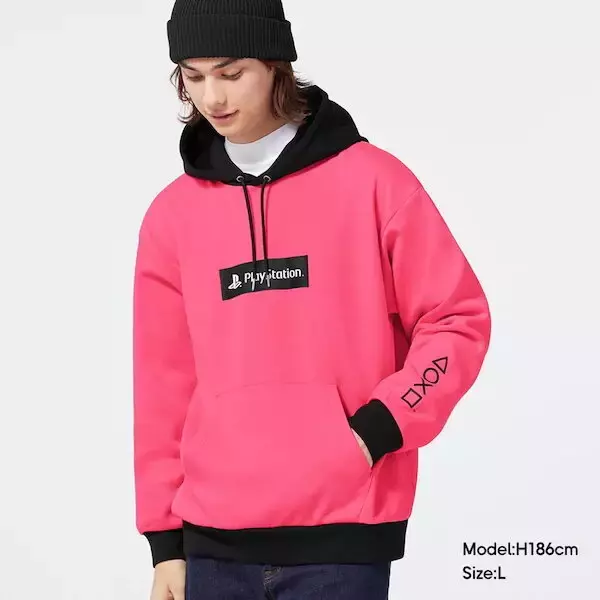 「「GU」×「プレイステーション」コラボアイテムが本日21日発売！ロゴやコントローラーをクールにデザイン」の画像