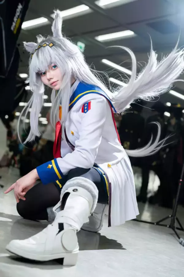 「【コスプレ】躍動感溢れるポージングで髪をなびかせる疾走感が心地よい！奇跡のウマ娘「オグリキャップ」の美女レイヤーが出走【写真7枚】」の画像