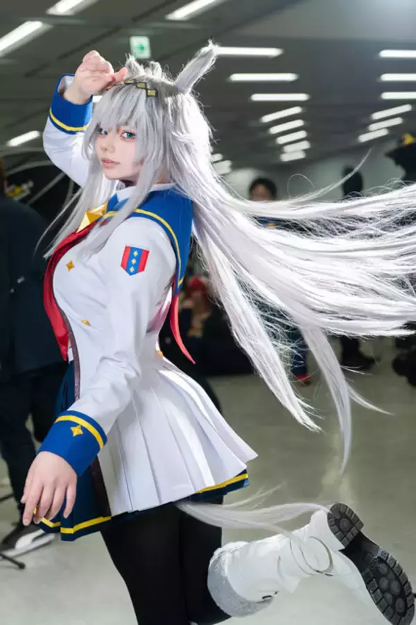 「【コスプレ】躍動感溢れるポージングで髪をなびかせる疾走感が心地よい！奇跡のウマ娘「オグリキャップ」の美女レイヤーが出走【写真7枚】」の画像