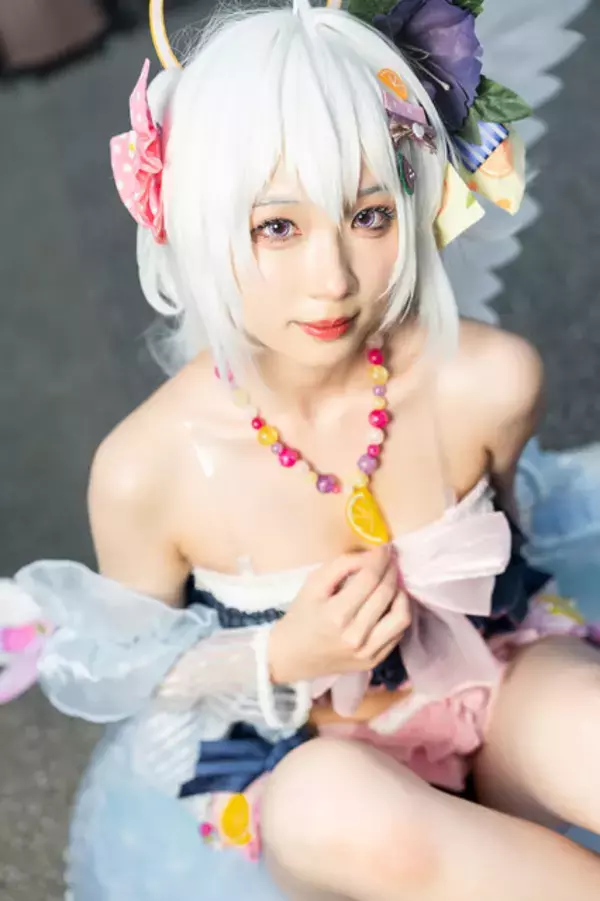 「【コスプレ】『ブルアカ』白洲アズサの尊い水着姿を完全再現！透き通るような白い肌と美貌を持つ香港レイヤー【写真8枚】」の画像