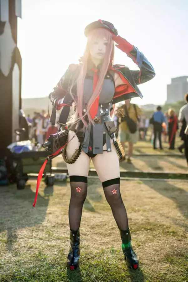 「【コスプレ】美脚＆美ヒップで魅せるポージングが見逃せない！香港美女の『NIKKE』ラピがスタイリッシュでかっこいい【写真6枚】」の画像