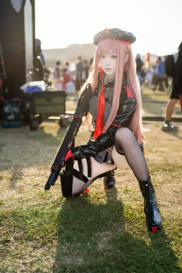 「【コスプレ】美脚＆美ヒップで魅せるポージングが見逃せない！香港美女の『NIKKE』ラピがスタイリッシュでかっこいい【写真6枚】」の画像