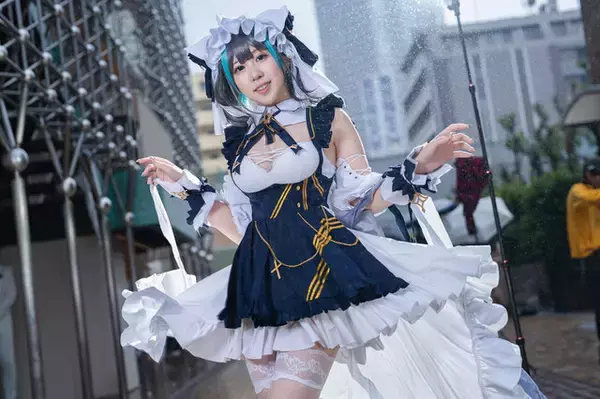 「【コスプレ】ミニスカ×猫耳メイド風な衣装が可愛すぎ！『アズレン』チェシャーがちょっぴり大胆に見せた美脚にドキッ【写真8枚】」の画像