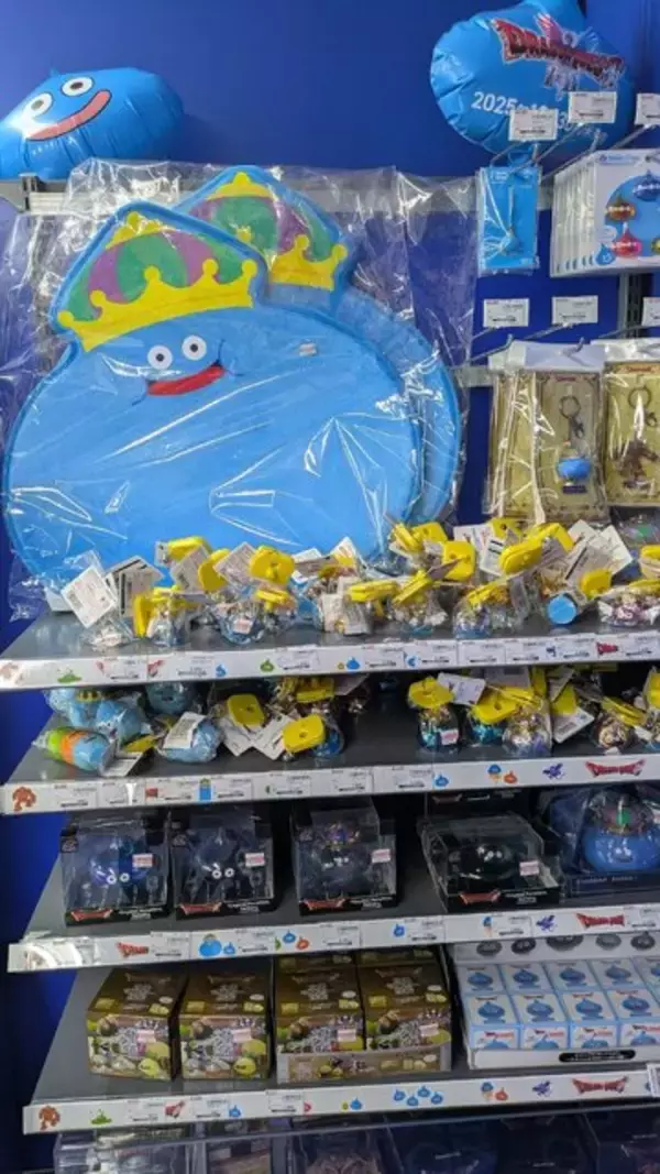 「HD-2D版『ドラクエI＆II』発売記念イベントで“りゅうおう様”が東京に上陸！？「ヤマダデンキ LABI池袋本店」でのグリーティングを取材」の画像