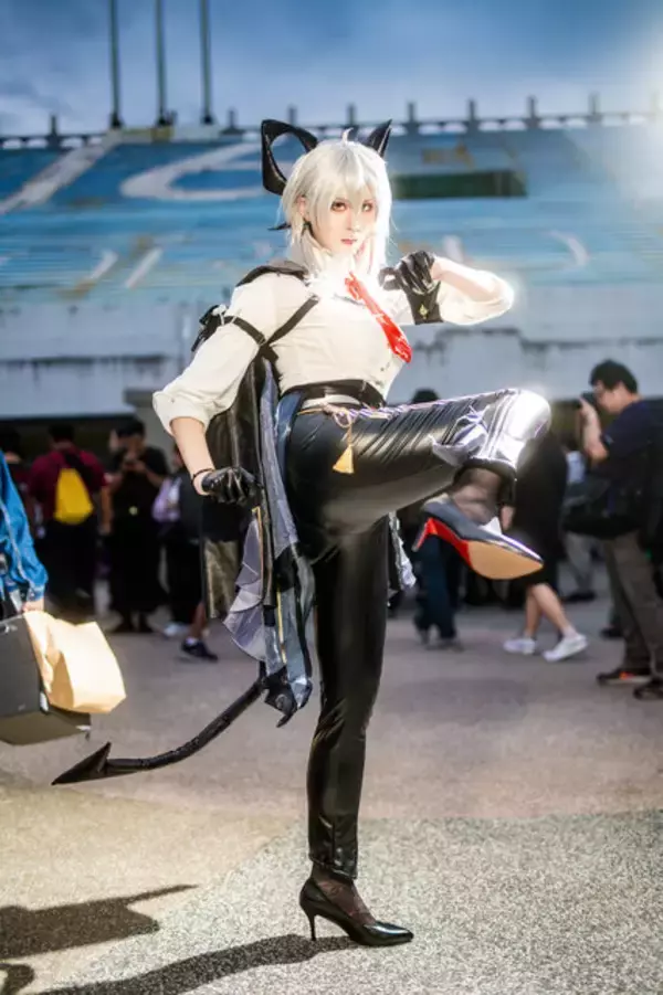 「【コスプレ】太ももが美しすぎる2B、「バイオ」エイダのチャイナドレスに魅惑のバニーガールまで！ポージングも見応え抜群な台湾美女レイヤー9選【写真38枚】」の画像