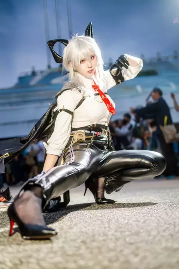 「【コスプレ】太ももが美しすぎる2B、「バイオ」エイダのチャイナドレスに魅惑のバニーガールまで！ポージングも見応え抜群な台湾美女レイヤー9選【写真38枚】」の画像