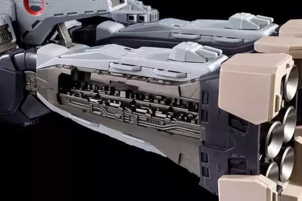 「劇場版「超時空要塞マクロス」より「完全変形SDF-1 MACROSS」が再販！要塞型から強行型への変形を完全再現」の画像