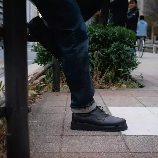 「カメラマン用の黒革靴「ガイア」「マッシュ」「オルテガ」が12月19日発売―黒い三連星やガンダムとは特に関係ない」の画像