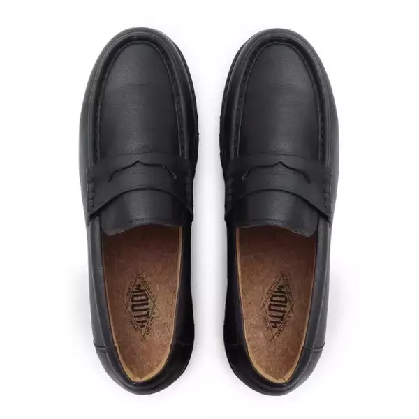 「カメラマン用の黒革靴「ガイア」「マッシュ」「オルテガ」が12月19日発売―黒い三連星やガンダムとは特に関係ない」の画像