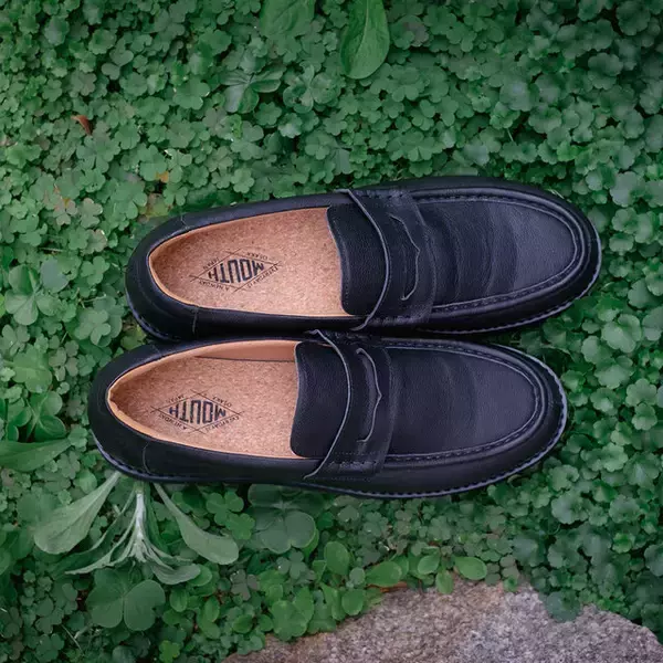 「カメラマン用の黒革靴「ガイア」「マッシュ」「オルテガ」が12月19日発売―黒い三連星やガンダムとは特に関係ない」の画像