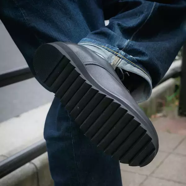 「カメラマン用の黒革靴「ガイア」「マッシュ」「オルテガ」が12月19日発売―黒い三連星やガンダムとは特に関係ない」の画像