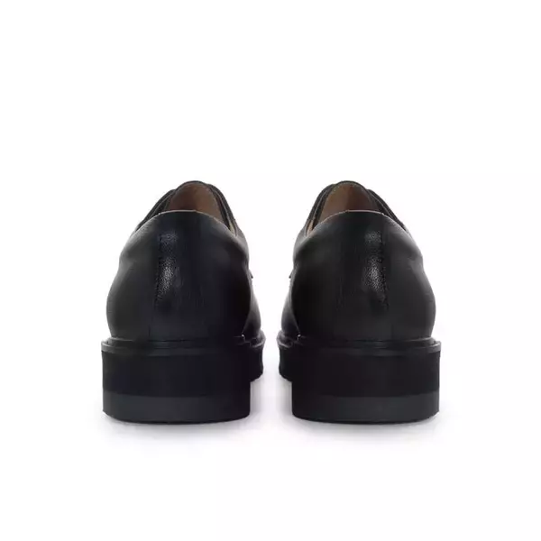 「カメラマン用の黒革靴「ガイア」「マッシュ」「オルテガ」が12月19日発売―黒い三連星やガンダムとは特に関係ない」の画像