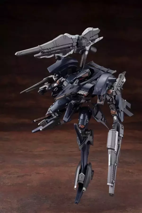 「『ARMORED CORE 4』“烏殺し”の異名を持つ「オルレア」プラモデルがクール！鮮烈な登場シーンを再現、差し替えにより二刀流も」の画像