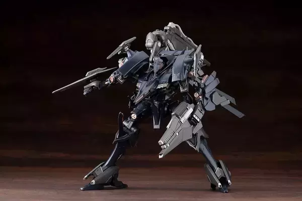「『ARMORED CORE 4』“烏殺し”の異名を持つ「オルレア」プラモデルがクール！鮮烈な登場シーンを再現、差し替えにより二刀流も」の画像