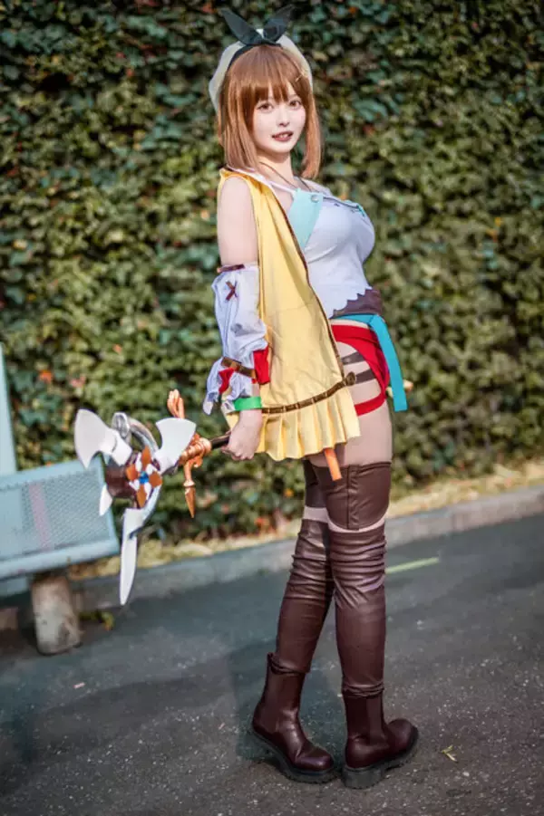 「【コスプレ】ライザ、バイオ、NIKKEまで勢揃い！昨年の冬コミケで輝いた美女レイヤーをプレイバック」の画像