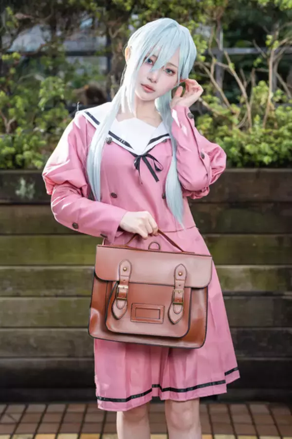 「【コスプレ】透明感あふれる柔肌に美しい瞳がきらめく！人気レイヤー「月海つくね」が魅せる「薫花」昴の制服姿が麗しすぎた【写真9枚】」の画像