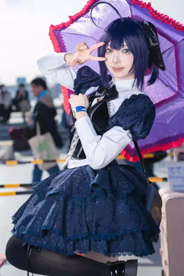 「【コスプレ】16歳美少女の「小鳥遊六花」が本物すぎる！透明感溢れる笑顔に中二病感満載のポーズが恋してしまう可愛さ【写真8枚】」の画像